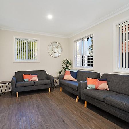 Newcastle Short Stay Accommodation - Birmingham Garden Townhouses Extérieur photo