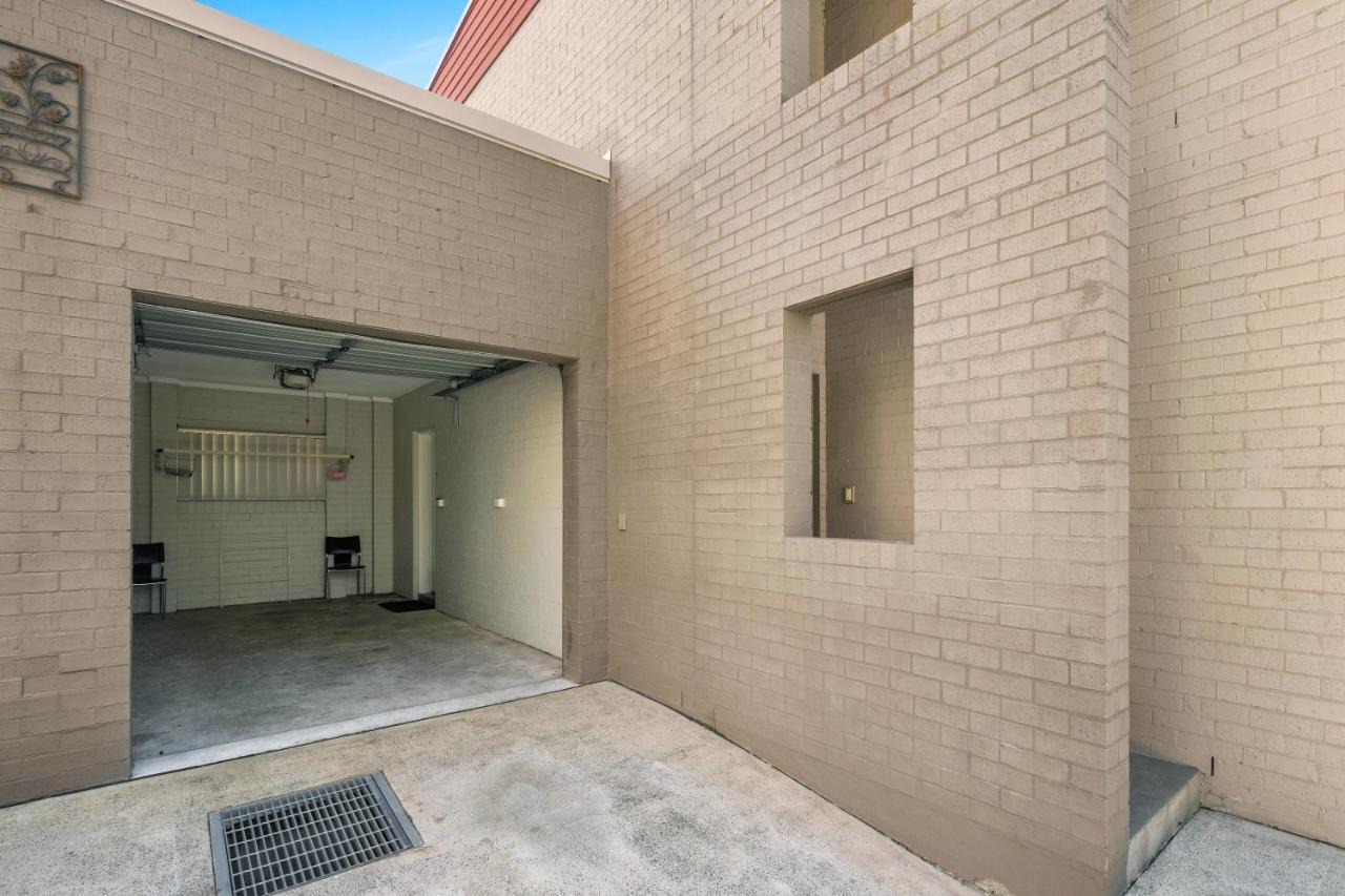 Newcastle Short Stay Accommodation - Birmingham Garden Townhouses Extérieur photo