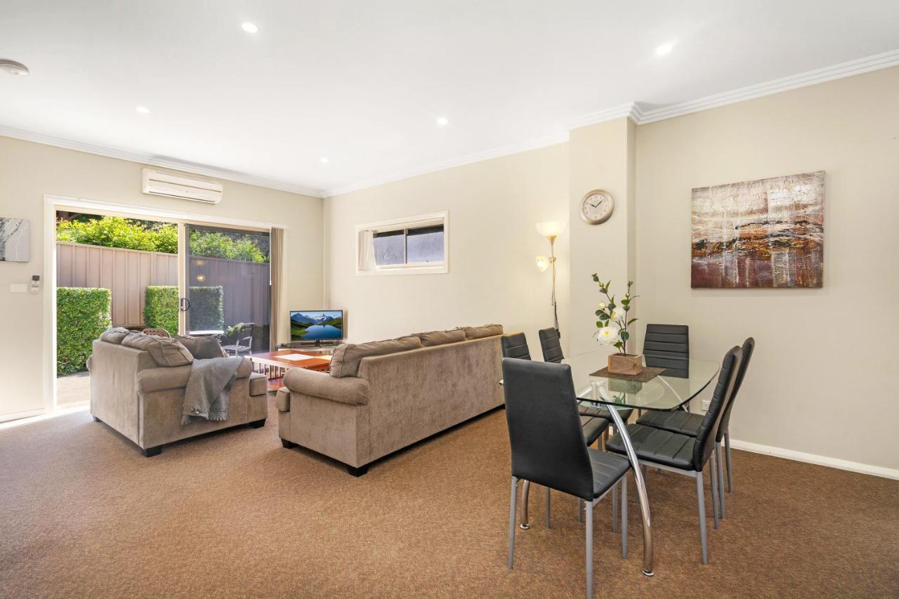 Newcastle Short Stay Accommodation - Birmingham Garden Townhouses Extérieur photo