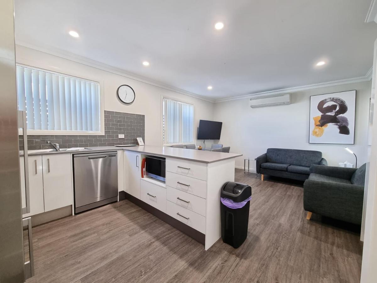 Newcastle Short Stay Accommodation - Birmingham Garden Townhouses Extérieur photo