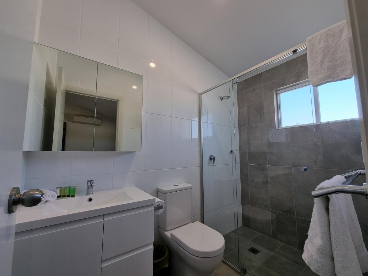Newcastle Short Stay Accommodation - Birmingham Garden Townhouses Extérieur photo