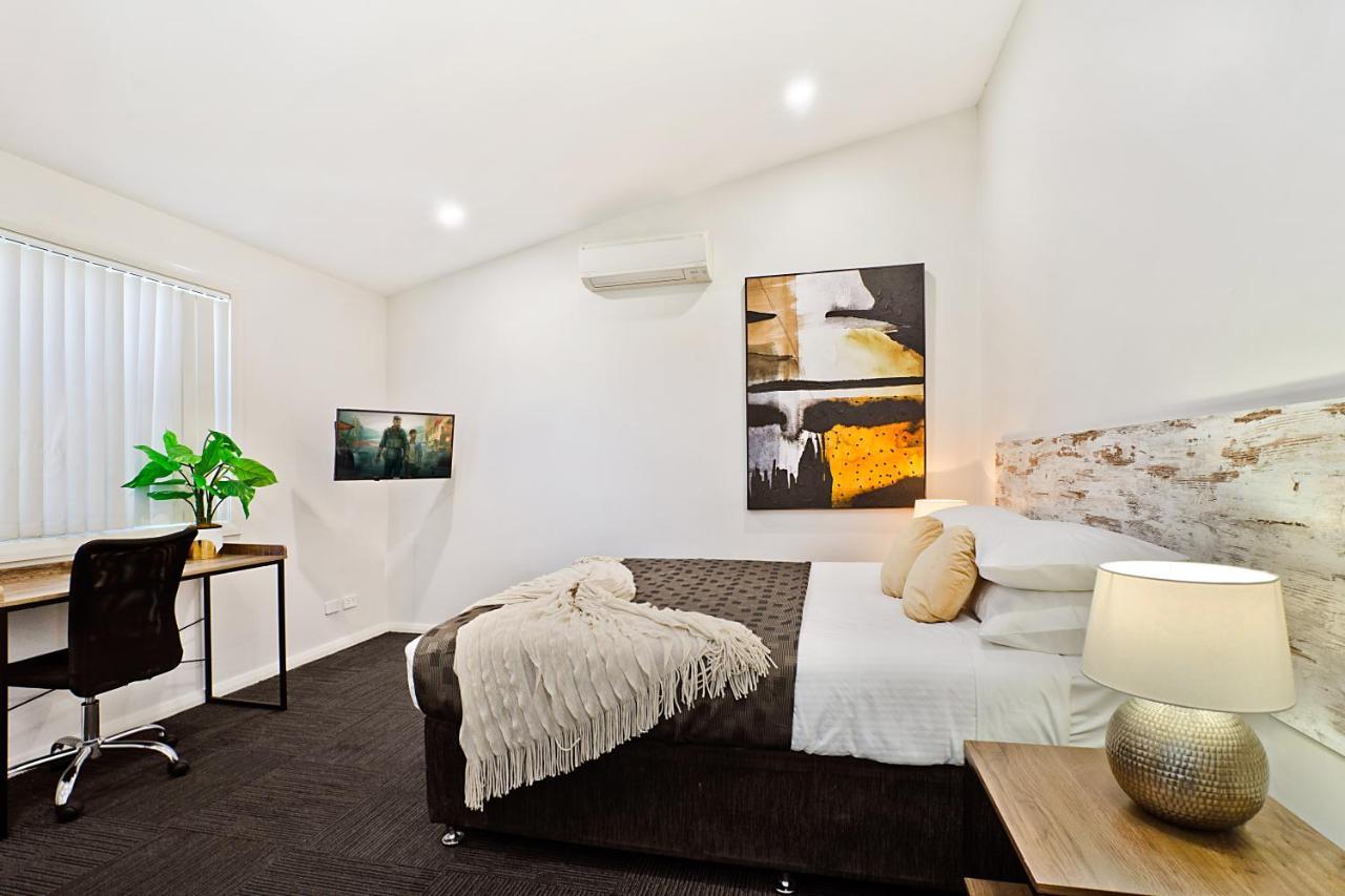 Newcastle Short Stay Accommodation - Birmingham Garden Townhouses Extérieur photo