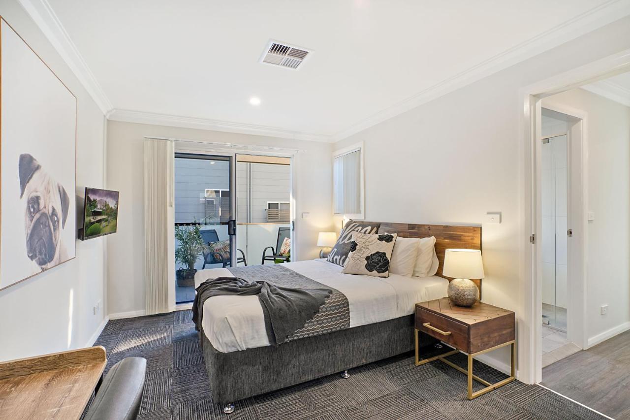 Newcastle Short Stay Accommodation - Birmingham Garden Townhouses Extérieur photo
