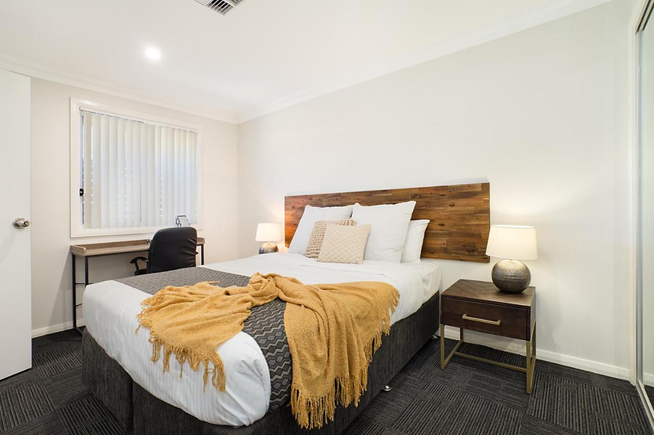 Newcastle Short Stay Accommodation - Birmingham Garden Townhouses Extérieur photo