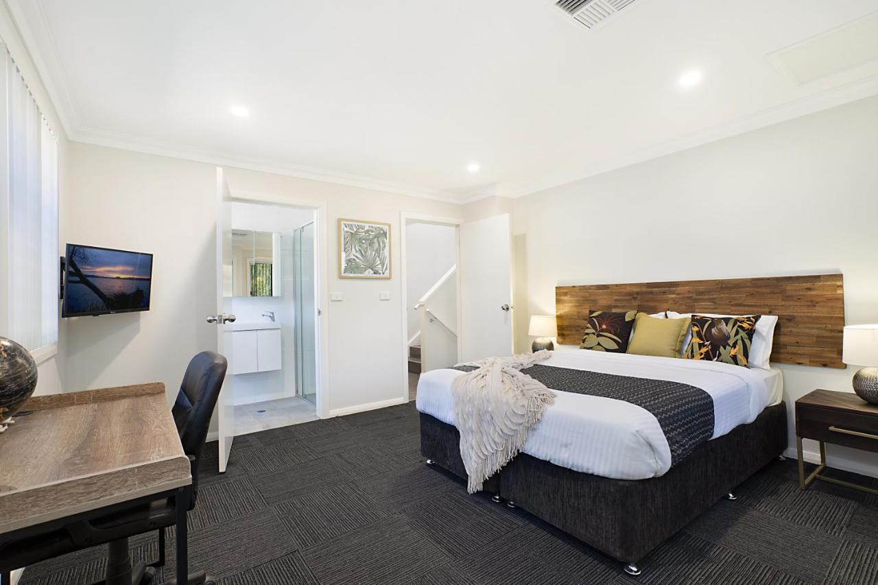 Newcastle Short Stay Accommodation - Birmingham Garden Townhouses Extérieur photo