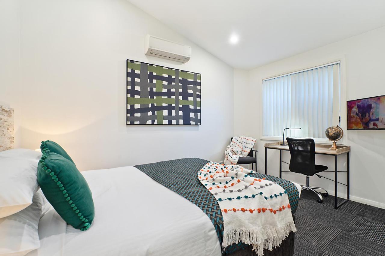 Newcastle Short Stay Accommodation - Birmingham Garden Townhouses Extérieur photo