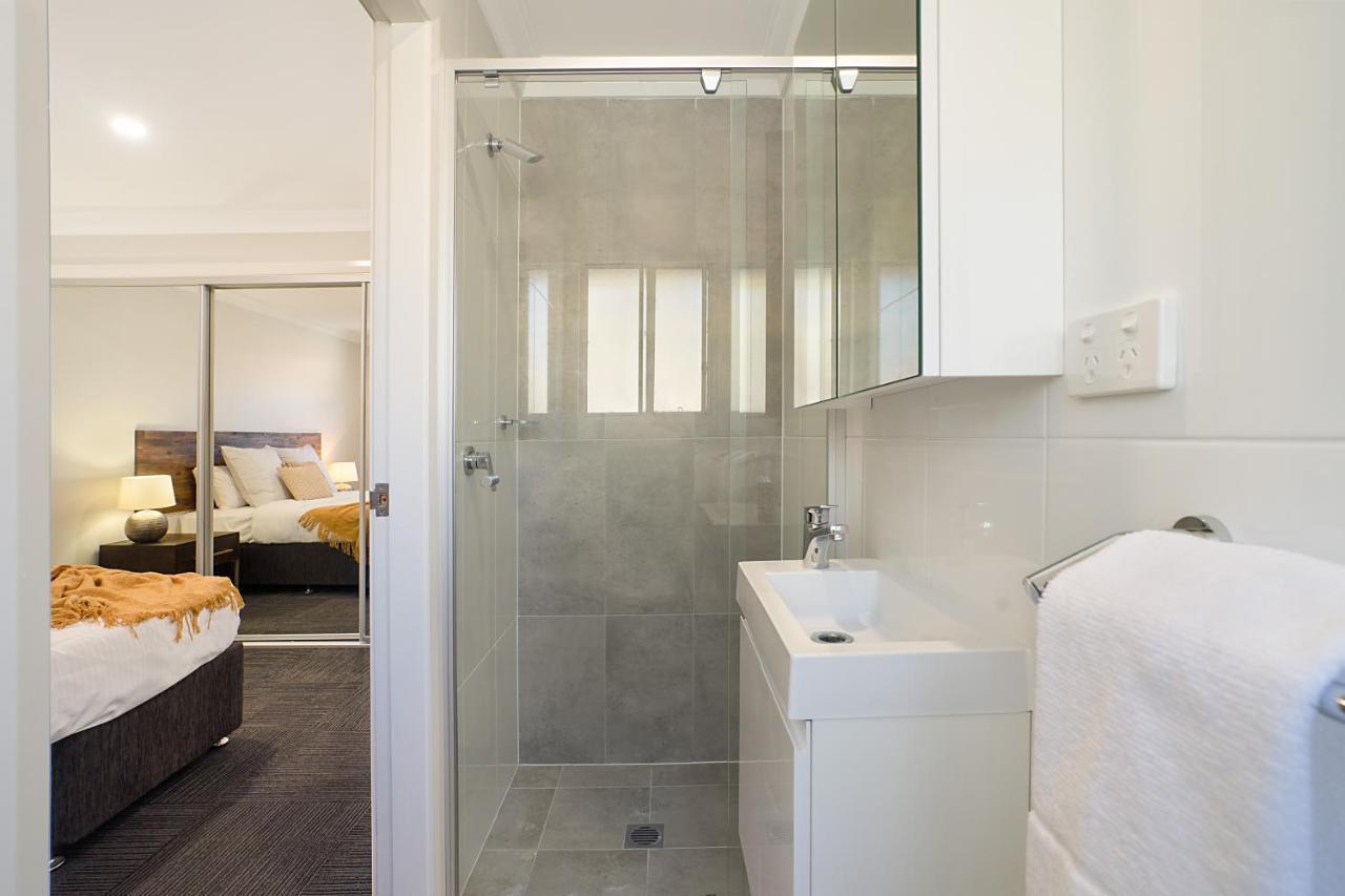 Newcastle Short Stay Accommodation - Birmingham Garden Townhouses Extérieur photo