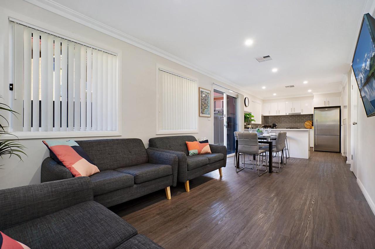 Newcastle Short Stay Accommodation - Birmingham Garden Townhouses Extérieur photo